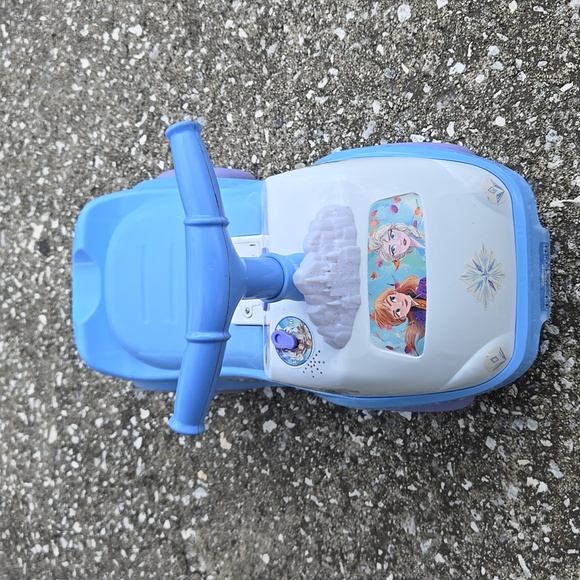 Disney Frozen 2 Lights N Sounds Ride Toy Car - Picture 10 of 10